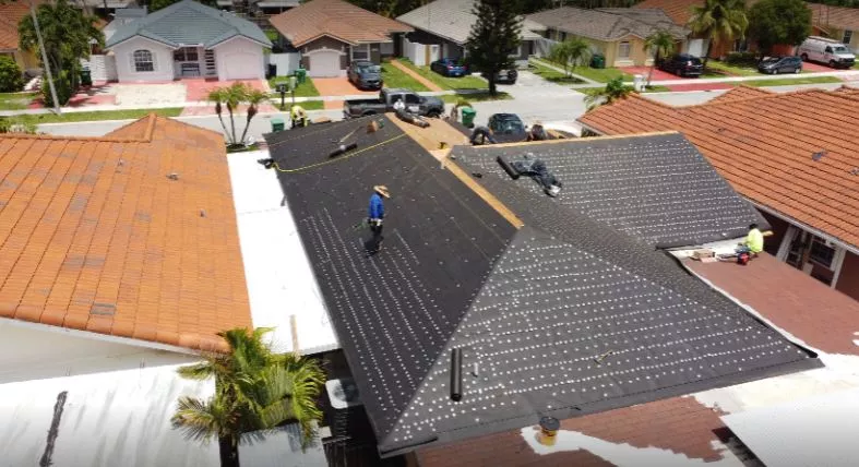 Contratista de techos de tejas residenciales y comerciales en Miami