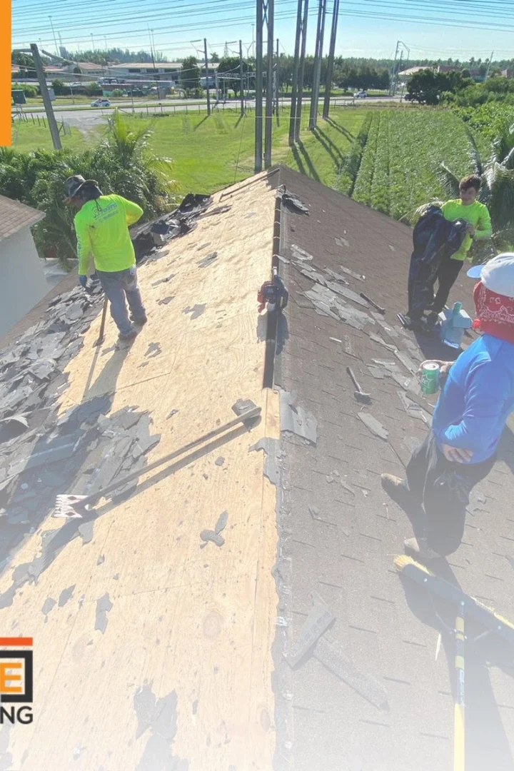Commercial-Roofing-Contractor-in-Miami-Florida-Copy.webp
